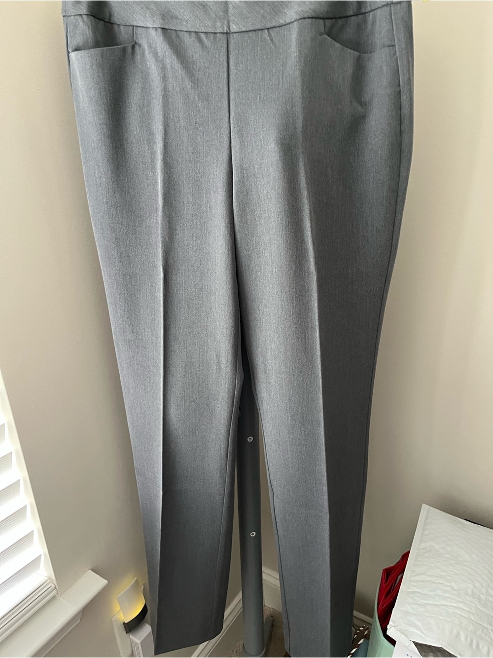 Drapers and Damons woman’s grey pants sz med new never worn